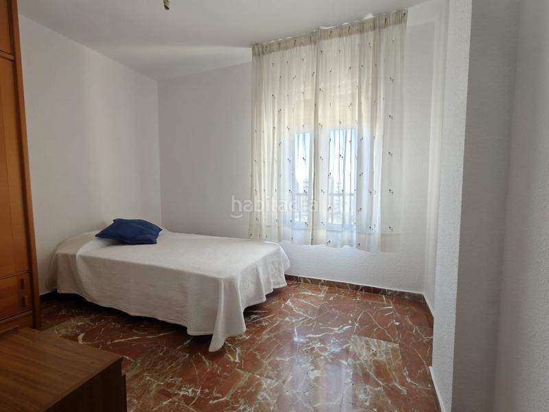 Foto be2d93e1-5dfd-415f-b776-6578f62b8cd7. Alquiler piso habitación en alquiler en la chana, 4 dormitorios. en Granada
