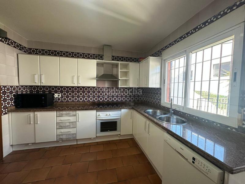 Foto a454cff3-e7c6-4529-bc4b-568dec174a3f. Maison avec parking dans Cúllar Vega