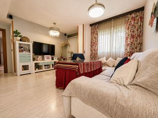 Pis a Violeta parra 8. Piso en venta en granada, 3 dormitorios.
