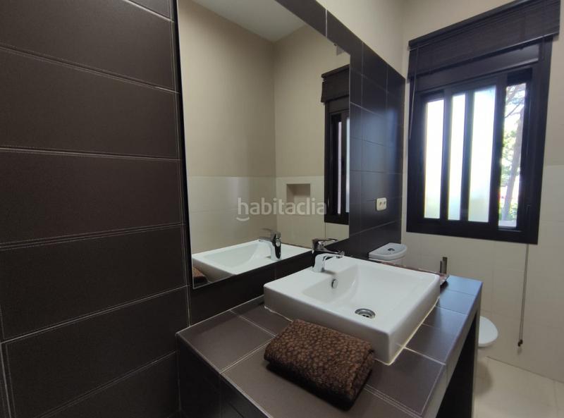 Foto 0f001cd2-218b-4450-9c24-901045470ebf. Xalet amb calefacció aparcament piscina a Los Pinos Algeciras