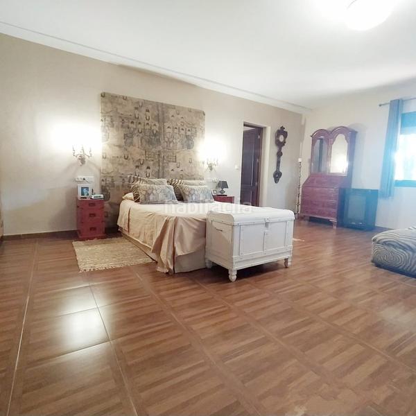 Foto 5406a5b9-533a-4d93-86a1-37c01c33b647. Xalet amb calefacció aparcament piscina a Los Pinos Algeciras