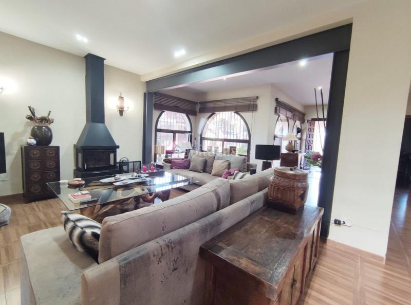 Foto be5f392b-8b49-4cfb-938b-798ebd57a06a. Xalet amb calefacció aparcament piscina a Los Pinos Algeciras