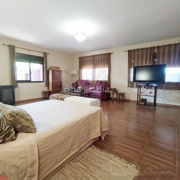 Foto db44c0f4-6ec0-40a6-8ec3-9e695485f930. Xalet amb calefacció aparcament piscina a Los Pinos Algeciras