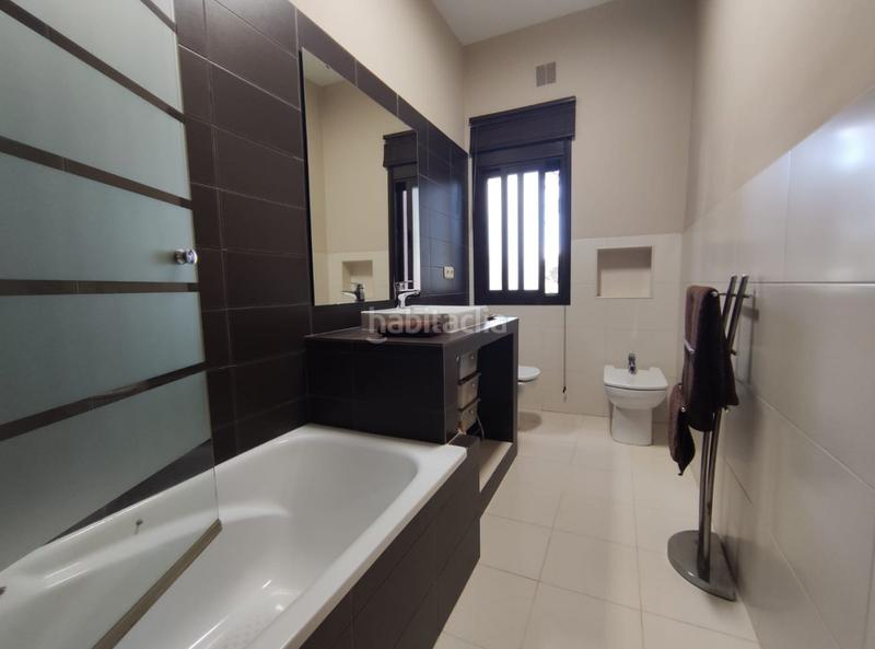 Foto e514f5db-f346-47d4-899a-5ee07730ee3f. Xalet amb calefacció aparcament piscina a Los Pinos Algeciras