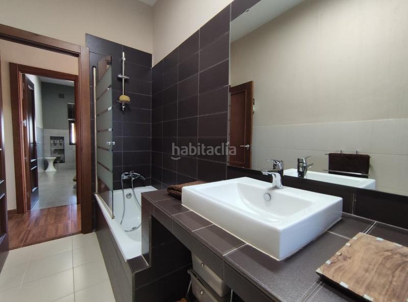 Foto e93b0af4-c263-400c-9819-ecd03dc28b00. Xalet amb calefacció aparcament piscina a Los Pinos Algeciras