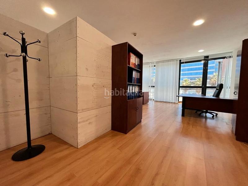 Foto 1beac996-7bda-4993-954f-35d736aa42a9. Affitto ufficio con parcheggio in Barrios (Los)