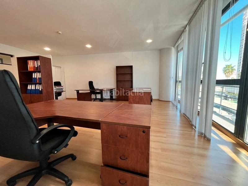 Foto 7788220a-d05c-4b0e-b305-481c5e1a7166. Affitto ufficio con parcheggio in Barrios (Los)