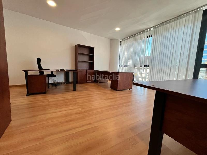Foto f7dfd734-2402-4888-bd0d-56fd1efa09e7. Affitto ufficio con parcheggio in Barrios (Los)