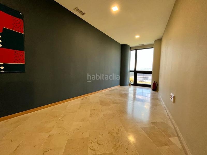 Foto 272db68f-3982-4653-b8d3-e9b83c0d7e2e. Miete büro in Barrios (Los)