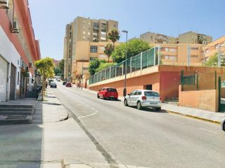 Autoparkplatz in San Bernabé. Se venden 2 plazas de garaje cerradas contiguas en edificio auro