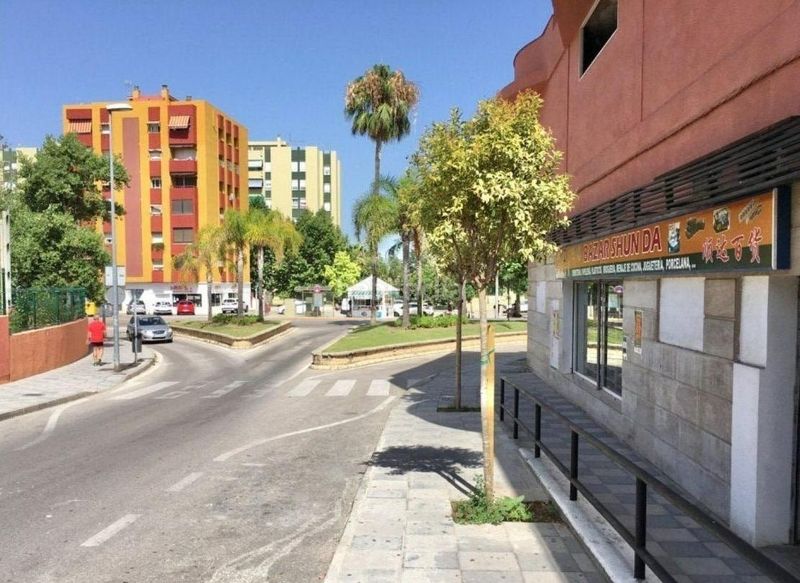 Foto e3b5426d-3fb8-4826-bd6f-38df3232bcc4. Aparcament cotxe a San Bernabé Algeciras