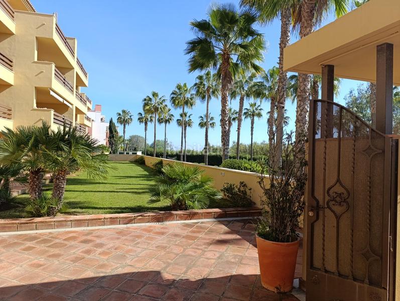 Foto cd1b8bc3-76a4-44cc-a342-dab8e4b588dd. Piccolo appartamento con riscaldamento parcheggio piscina in Sotogrande