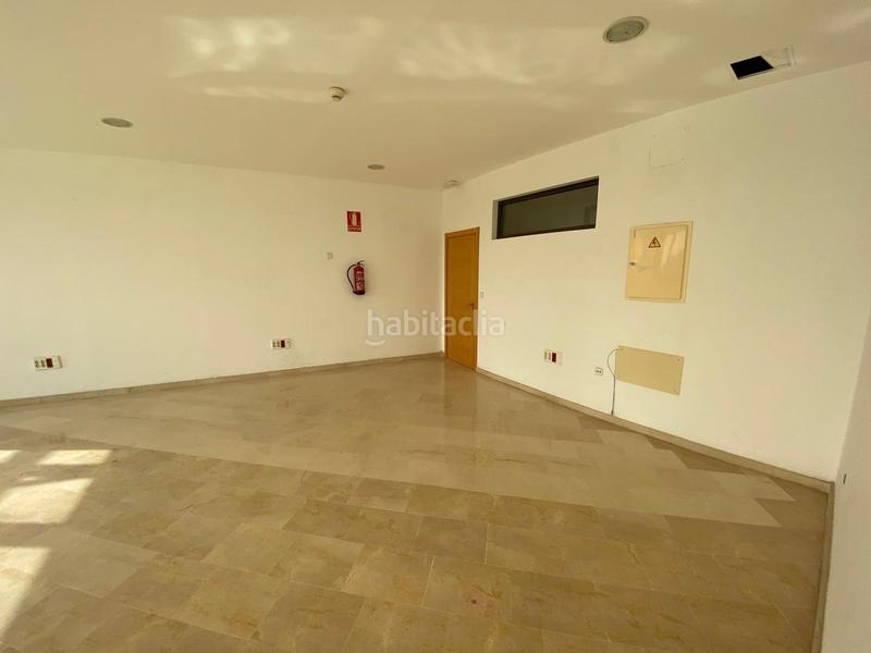 Foto 48bbd167-d041-43da-a1e9-97f93be39a4a. Miete büro mit heizung parking in Barrios (Los)