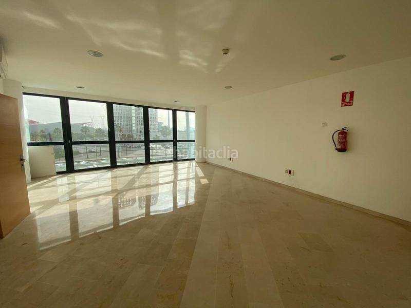 Foto 2121b157-068a-4762-926f-2a2e5590cddb. Rent office space with heating parking in Barrios (Los)