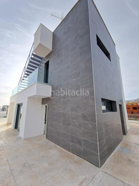 Foto 056eccc3-2083-4222-a1ef-1e38c5abf3b1. Chalet increíble villa moderna de lujo a escasos metros del mar!! en Manilva