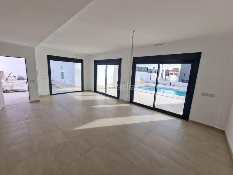 Foto a46aa522-d185-4fad-a09e-90cea575f0d8. Chalet increíble villa moderna de lujo a escasos metros del mar!! en Manilva