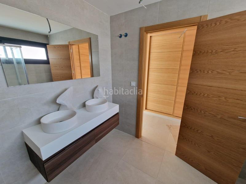 Foto dede0f91-0bd3-4ea4-82f3-6d3f072b9f6c. Chalet increíble villa moderna de lujo a escasos metros del mar!! en Manilva