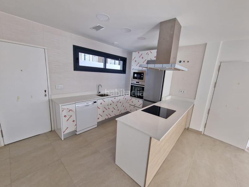 Foto ea62e141-a06a-44d5-a2e8-dfab03b450ea. Chalet increíble villa moderna de lujo a escasos metros del mar!! en Manilva
