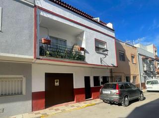 Casa a Barrios (Los). Magnífica inversión en palmones, edificio con tres viviendas en