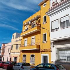 Casa en Bajadilla - Fuente Nueva. Edificio de 7 viviendas con inquilinos centrico