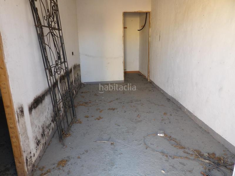Foto c9972f28-20bd-48b7-89c7-903497945f84. Edificio finca en venta ideal para inversores en San García Algeciras