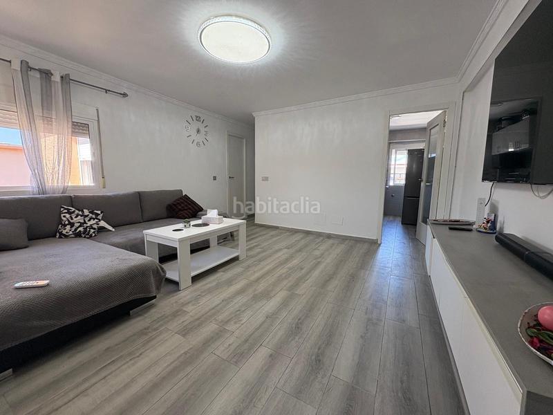 Foto f4b3d531-e2d5-4299-8c70-e0f597bab351. Piso  de 3 dormitorios reformado para entrar a vivir en Algeciras