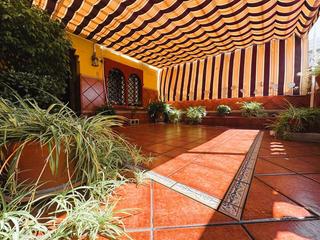 Maison jumelée à La Reconquista - El Rosario. Adosado con patio en el corazón de san josé artesano