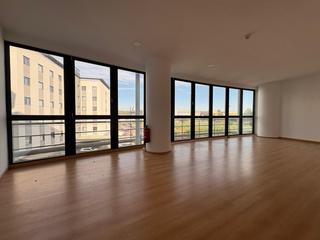 Rent Office space in Barrios (Los). Se alquilan dos oficinas en edificio azabache palmones  los barr