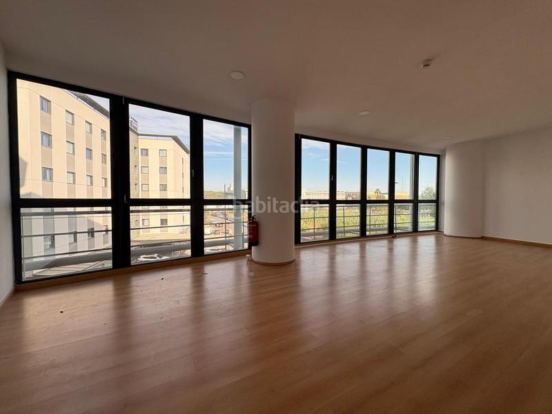 Foto b1b3356a-b730-435d-8335-4f42585c6531. Lloguer oficina a Barrios (Los)