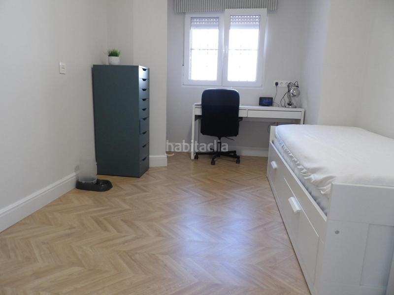 Foto 4dfdf2ed-d652-47d0-a1dc-8ea3a63af97e. Etagenwohnung mit heizung in Casco Antiguo Algeciras