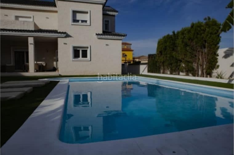 Foto c42798df-ff29-4db2-9aa8-7069273f433a. Xalet amb calefacció aparcament piscina a Barrios (Los)
