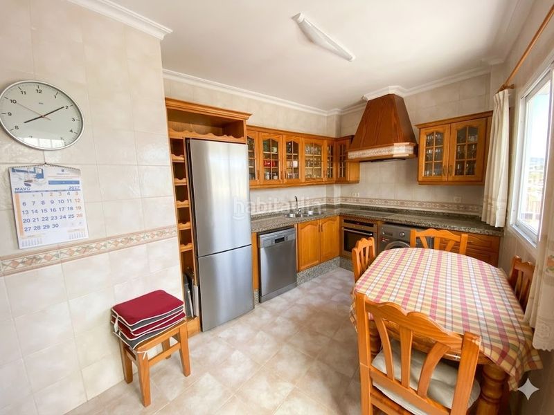Foto bce53c0e-d646-4cfd-9a2f-d4e0cd80e981. Casa adossada amb calefacció a Barrios (Los)