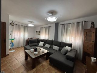 Casa a schiera in San Pedro-Gabriel Miró-María Guerrero. Adosado en semicentro de la linea