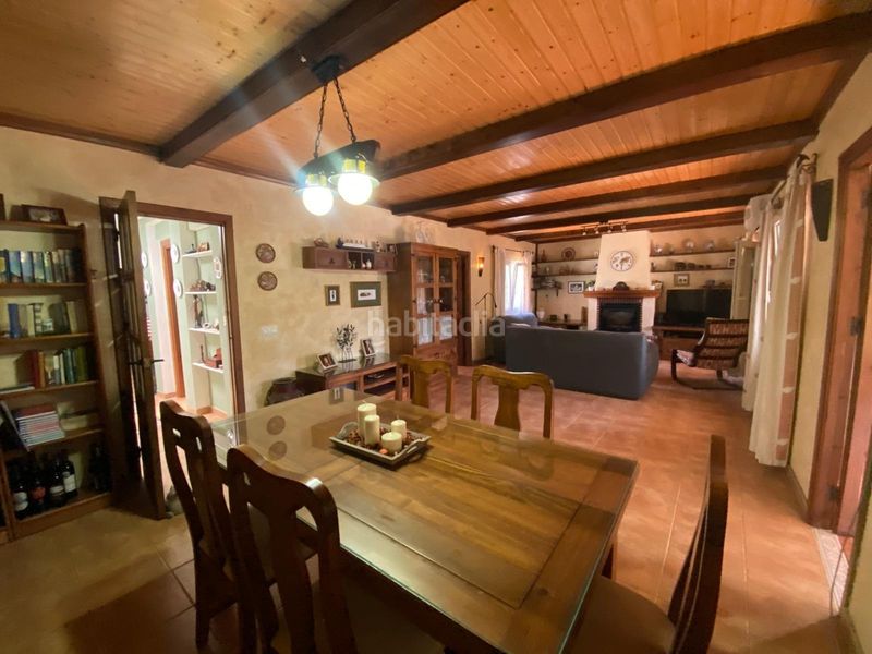 Foto 092c4346-4f5f-45fe-b35a-933b2bd768a7. Chalet mit parking in Barrios (Los)