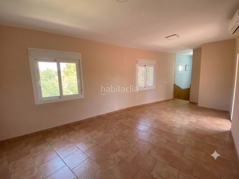 Foto 2c1218f6-e831-4950-b0c2-53b4eea12504. Chalet mit parking in Barrios (Los)