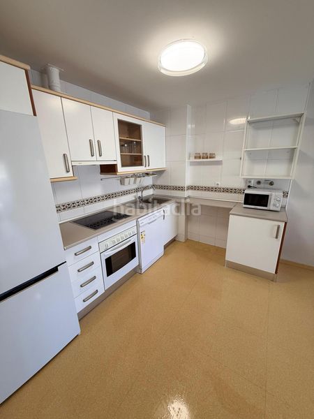Foto 13c89d48-76c5-4424-af71-2a16db5087f0. Piso espectacular apartamento a tan solo 200 metros de la playa en urbanización sabinillas playa en Manilva
