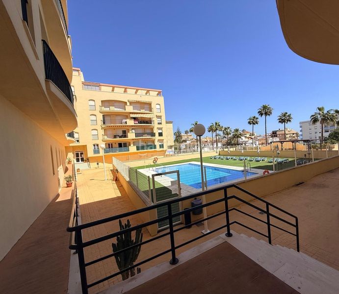 Foto 43628865-fd53-4a7f-8ae3-a76efc5b4afe. Piso espectacular apartamento a tan solo 200 metros de la playa en urbanización sabinillas playa en Manilva