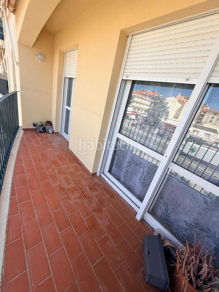 Foto 6b207d0b-bae9-4519-8ae0-1291e0a02fe2. Piso espectacular apartamento a tan solo 200 metros de la playa en urbanización sabinillas playa en Manilva