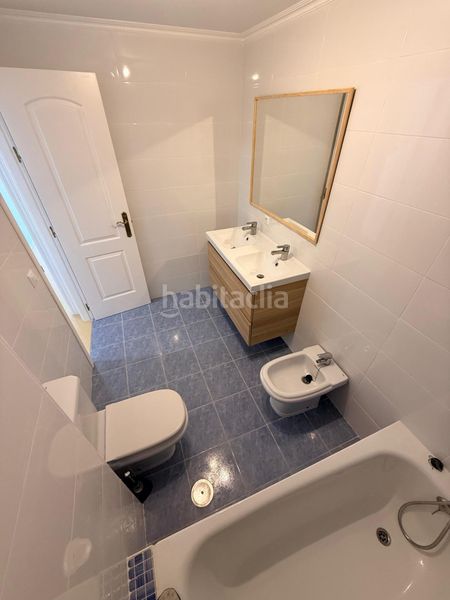 Foto b2d267a8-d4ca-4894-bd52-ec2d1becd2c2. Piso espectacular apartamento a tan solo 200 metros de la playa en urbanización sabinillas playa en Manilva