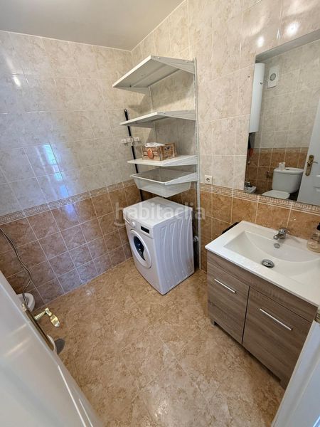 Foto f61d96a7-bc98-4c70-8448-aea0e2a484e6. Piso espectacular apartamento a tan solo 200 metros de la playa en urbanización sabinillas playa en Manilva