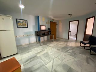 Pis a Bajadilla - Fuente Nueva. Piso en planta baja en pleno centro de algeciras  grandes posibi