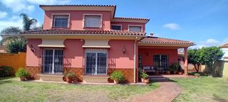 Xalet a Los Pinos. Chalet independiente en los pinos