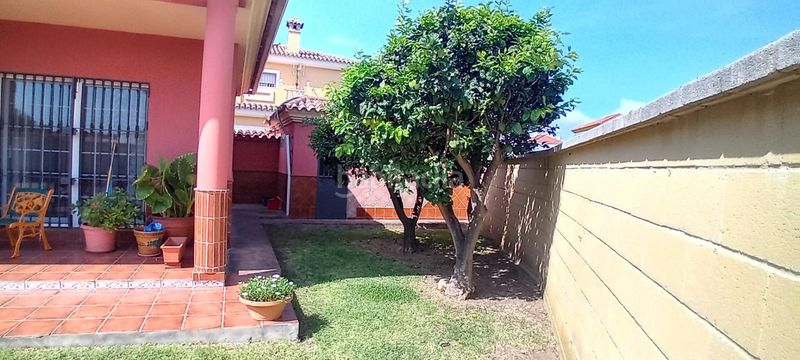 Foto f7fd13f2-848e-4dbf-b0b8-207b62bc348c. Chalet  independiente en Los Pinos en Los Pinos Algeciras