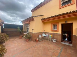 Haus in Barrios (Los). Exclusivo pareado en santa mónica elegancia, espacio y vistas in