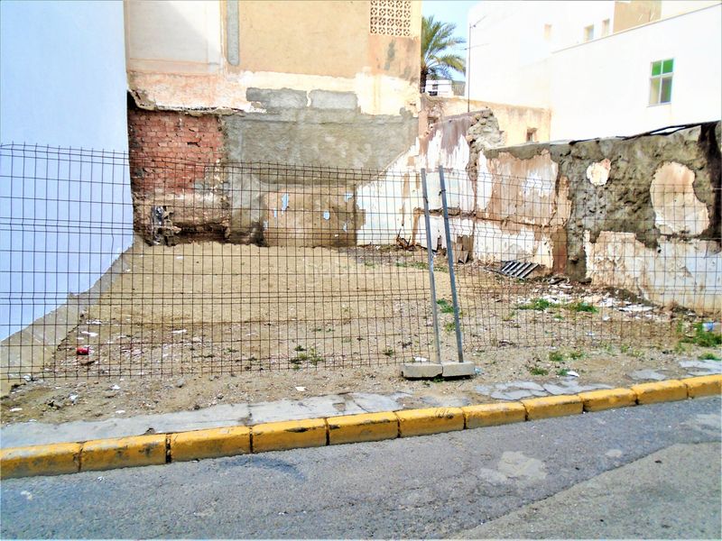 Foto ac5149d5-1ace-49ce-ab3b-7f4666e952e2. Terreno residenziale in calle poniente 23 in Carboneras