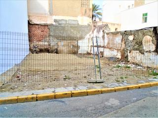 Wohngrundstück in Calle Poniente 23