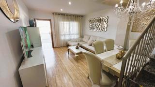 Casa adossada a Avenida maría cristina 3. Duplex nuevo a la venta
