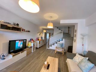 Casa adossada  Avenida maría cristina. Duplex unico en la zona