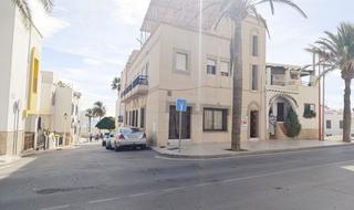 Lloguer Local Comercial  Avenida faro mesa roldán. Local en alquiler playa los cocones