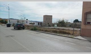 Terrain résidentiel à Avenida príncipe de asturias 178. Solar para viviendas y negocio